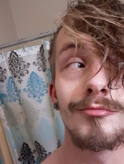 Justin's profile, a single 27-year-old a man in Louisville