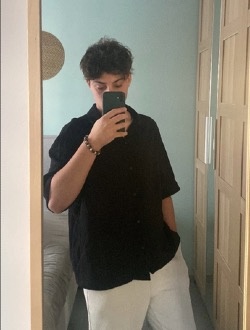 Noah's profile, a single 18-year-old a man in Clarensac