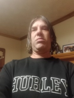 Louis's profile, a single 46-year-old a man in Sherbrooke