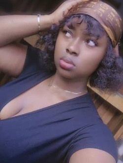 Aurelie's profile, a single 26-year-old a woman in Yaoundé