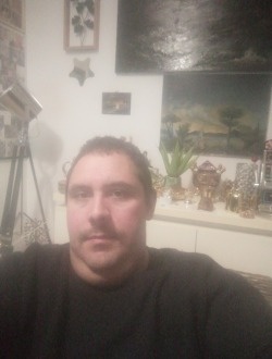 Michael's profile, a single 37-year-old a man in Marseille