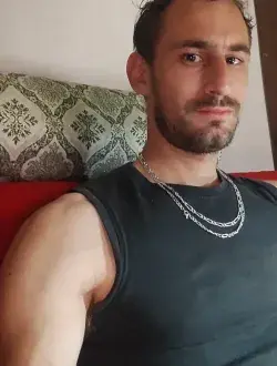 Geoffrey's profile, a single 31-year-old a man in Narbonne