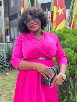 Evelyne's profile, a single 35-year-old a woman in Douala