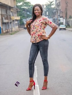 Samuella's profile, a single 45-year-old a woman in Yaoundé