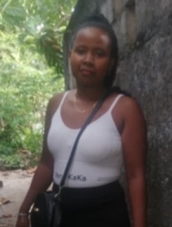 Salim's profile, a single 29-year-old a woman in Manakara