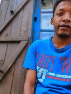 Mitia's profile, a single 22-year-old a man in Antananarivo