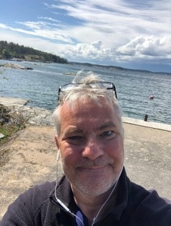 Johan's profile, a single 43-year-old a man in Paris Léona