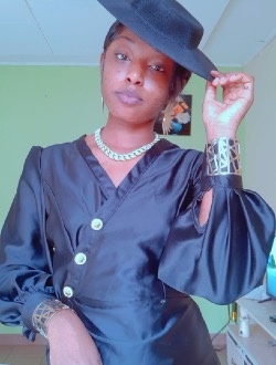 Alice's profile, a single 23-year-old a woman in Yaoundé