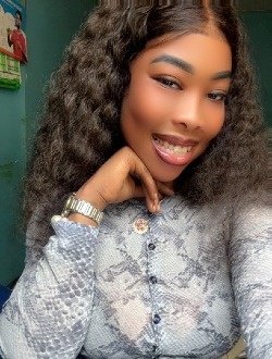 Youelle's profile, a single 53-year-old a woman in Hollange