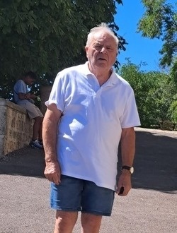 Jean's profile, a single 72-year-old a man in Cangey