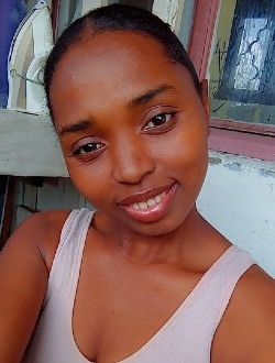 Minah's profile, a single 28-year-old a woman in 1ER Arrondissement