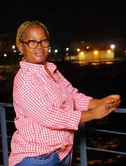 Julie's profile, a single 46-year-old a woman in Yaoundé