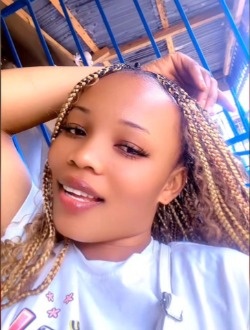 Flora's profile, a single 34-year-old a woman in Abakro