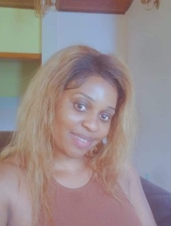 Flore's profile, a single 36-year-old a woman in Douala
