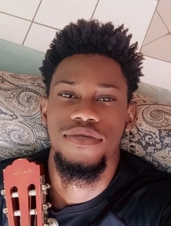 Val's profile, a single 31-year-old a man in Libreville