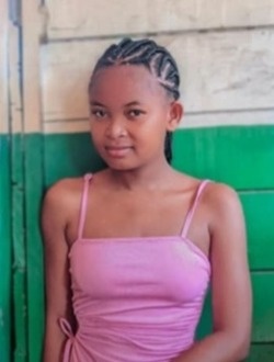 Valérie's profile, a single 28-year-old a woman in 1ER Arrondissement