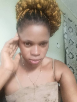 Gladys's profile, a single 30-year-old a woman in Douala