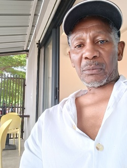 Tiro's profile, a single 70-year-old a man in Varzy