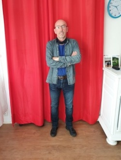 Napaleon's profile, a single 51-year-old a man in Marseille