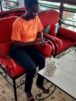 Larissa's profile, a single 36-year-old a woman in Yaoundé