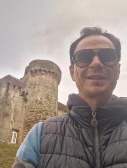 Sam's profile, a single 35-year-old a man in Fougères-sur-Bièvre