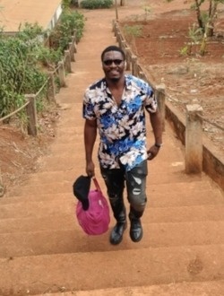 Joseph's profile, a single 30-year-old a man in Douala