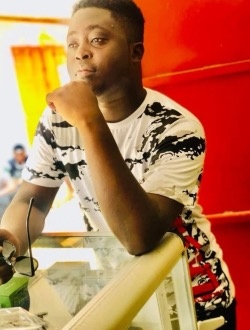 Isaac's profile, a single 40-year-old a man in Abidjan