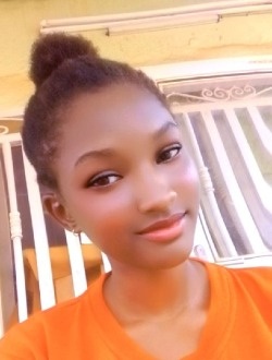 Dorine's profile, a single 19-year-old a woman in 1200 Logements