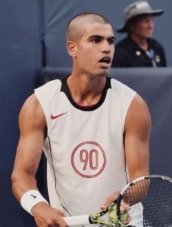 Raay's profile, a single 24-year-old a man in Saint-Étienne