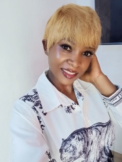 Nadia's profile, a single 29-year-old a woman in Douala