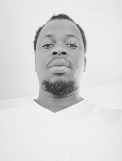Zed's profile, a single 43-year-old a man in Berlin