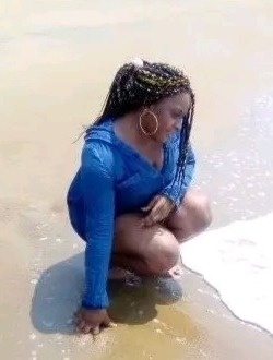 Danielle's profile, a single 33-year-old a woman in Douala
