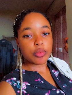 Sharelle's profile, a single 19-year-old a woman in Yaoundé