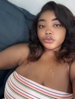 Sindy's profile, a single 32-year-old a woman in Beverly Hills