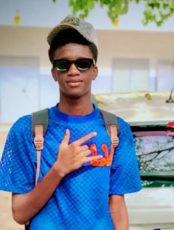 Massamba's profile, a single 19-year-old a man in Thiès Nones