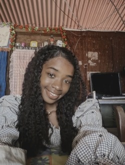 Mayrah's profile, a single 20-year-old a woman in Adaboroa