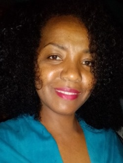Oméga's profile, a single 43-year-old a woman in Tanamakoa