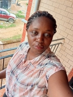 Flore's profile, a single 38-year-old a woman in Abang