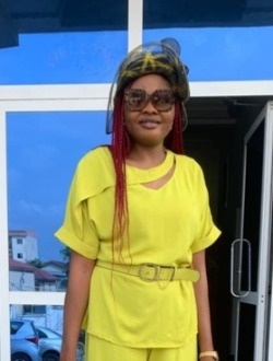 Rose's profile, a single 35-year-old a woman in Douala