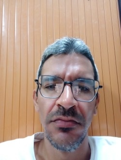 Brian's profile, a single 35-year-old a man in La Habana