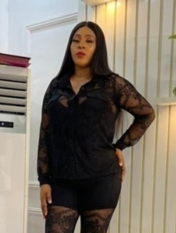 Aarone's profile, a single 37-year-old a woman in Albuquerque