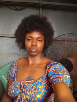 Etoile's profile, a single 26-year-old a woman in Douala