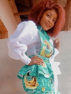 Christa's profile, a single 37-year-old a woman in Yaoundé