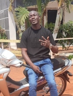 Hyacinthe's profile, a single 36-year-old a man in Abamba