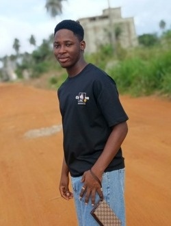 Ange's profile, a single 23-year-old a man in Abidjan