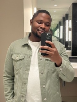 Achille Carlos's profile, a single 38-year-old a man in A la Petite Chia