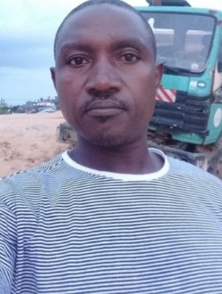 Derrick's profile, a single 46-year-old a man in Douala