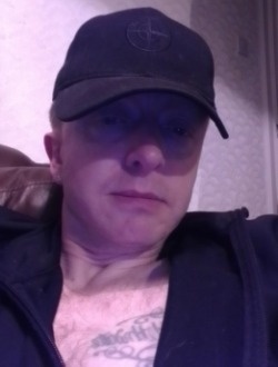 Richard's profile, a single 40-year-old a man in West Bromwich