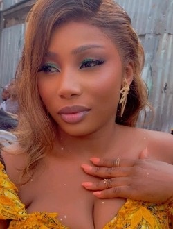 Laurone's profile, a single 27-year-old a woman in Brazzaville