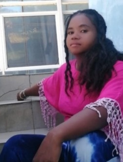 Nadia's profile, a single 25-year-old a woman in Antananarivo